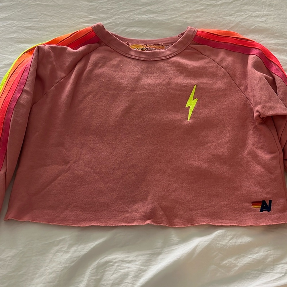 Crop aviator sweatshirt size large. In very good condition